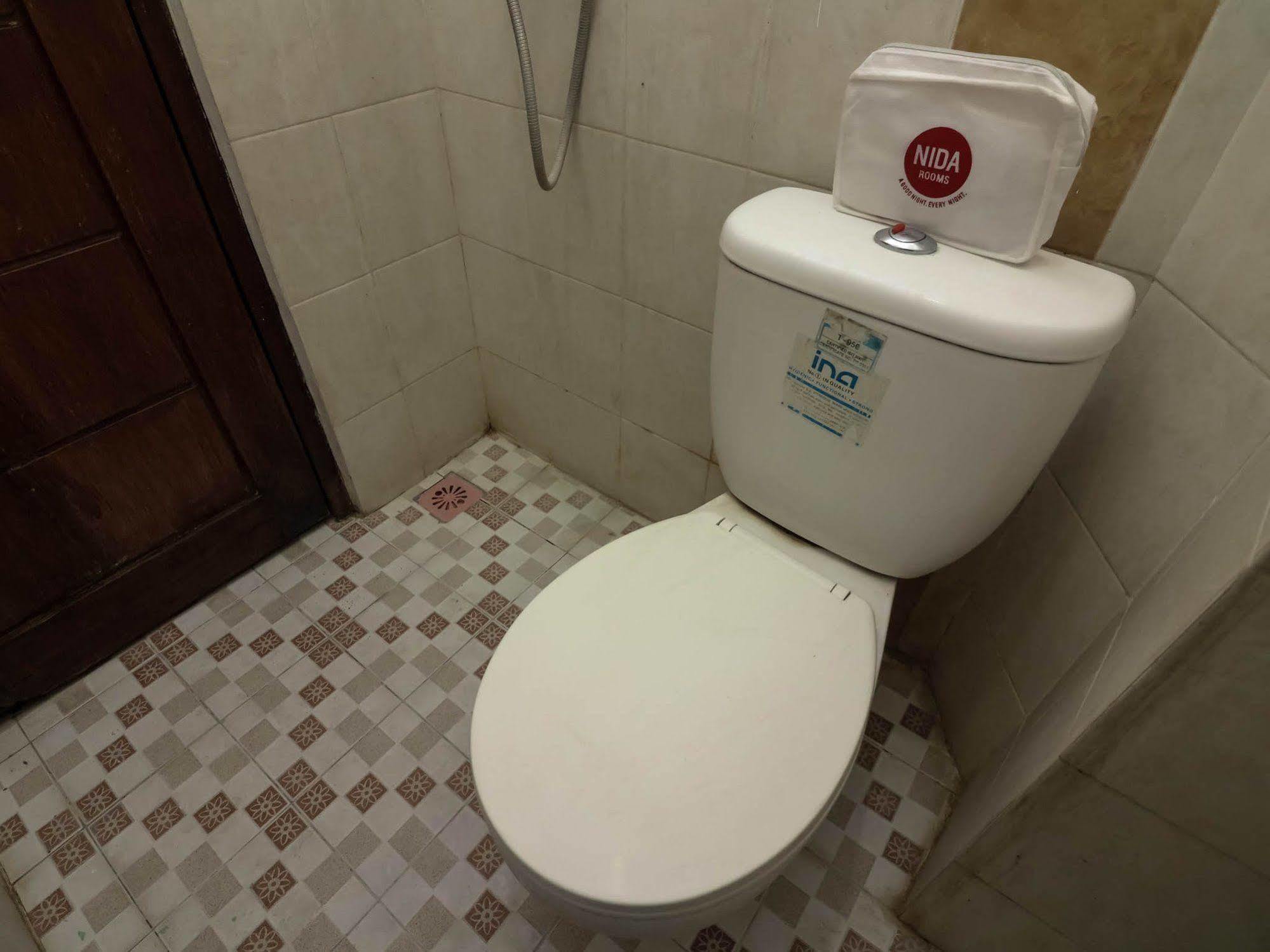Super Oyo 91495 Hotel Indah Residence 덴파사르 외부 사진