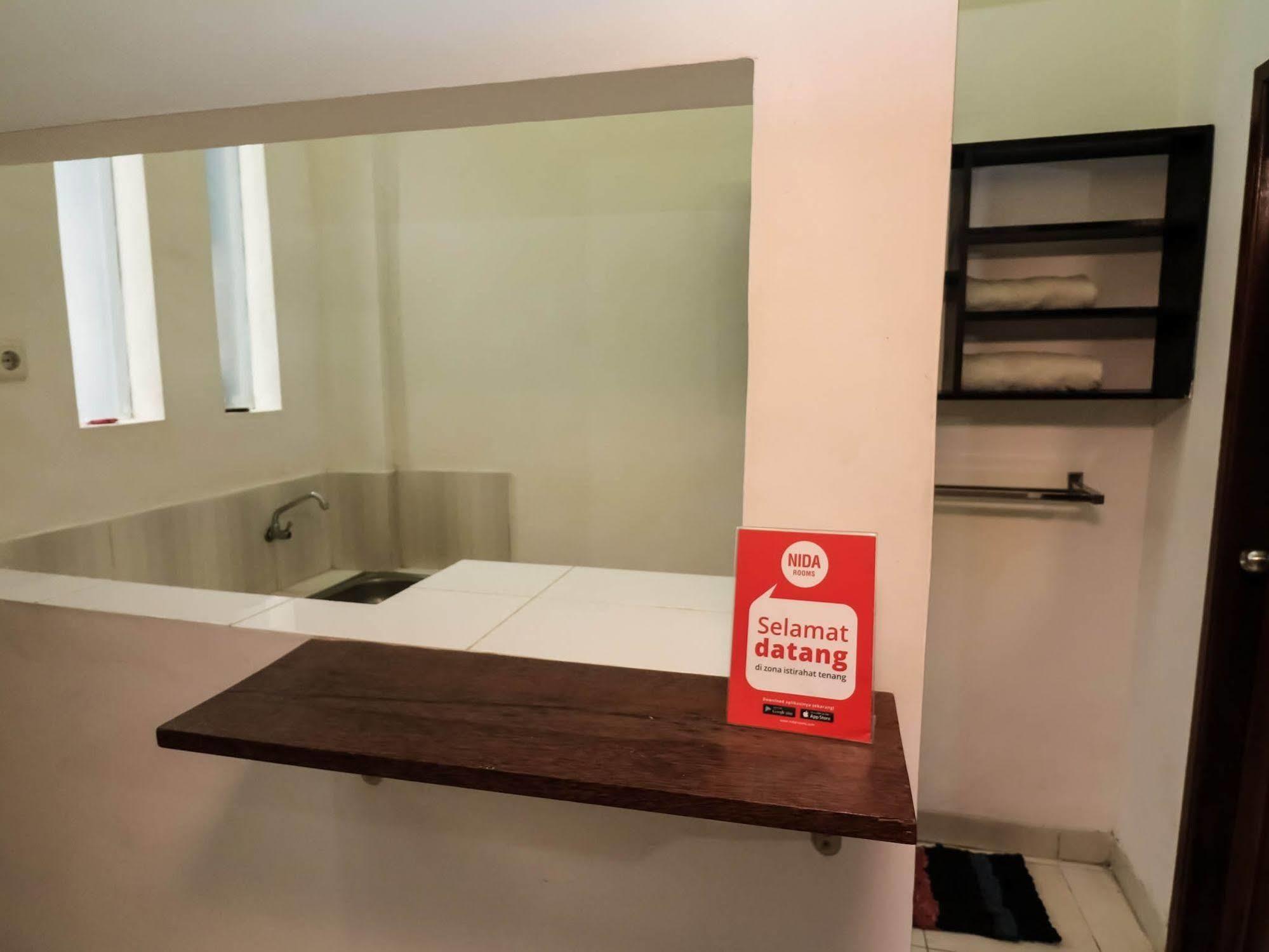 Super Oyo 91495 Hotel Indah Residence 덴파사르 외부 사진